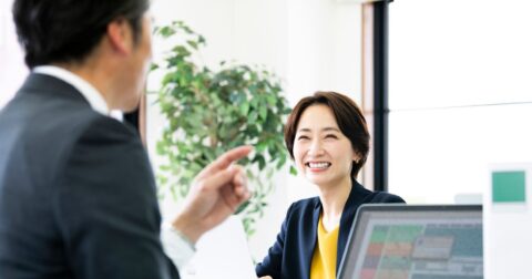 部署も年齢も違う相手に“難しい話”を一瞬でわからせる。プレゼンの達人が無意識に使う「たとえ話」の極意 – ニュースな本