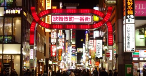 【話題沸騰】映画『炎上』が連日満席の大ヒット！ 歌舞伎町の若者を“消費”せず真正面から捉えた「傑作」は、いかにして生まれたか – あなたにしか作れないけれど、世界に通用してしまう 脚本の教室