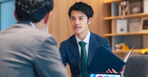 アクセンチュアと野村総研、コンサル2社「採用大学」ランキング2025！トップ3を独占する大学は？ – 注目ランキング