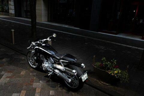 ｢現代技術とアートの融合､約1400万円の高級モーターサイクルに国内初試乗｣ブラフ･シューペリア｢ロレンス｣が示す正解 | ライフ | 東洋経済オンライン