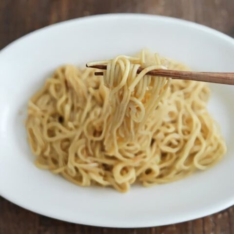 あの｢マルタイ棒ラーメン｣が本格広東料理に大化け！ 絶品｢オイスターソースあえ麺｣味の決め手は”まさかの食材”だった | ライフ | 東洋経済オンライン