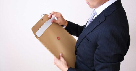 死亡後に届く「1枚の通知書」とは？ 介護保険料で損しない方法 – ぶっちゃけ相続「手続大全」【増補改訂版】