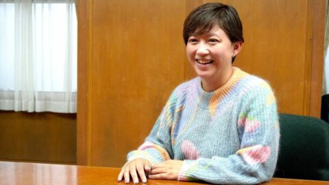 ｢公立小→インター→米大学｣　彼女が自分の子に”日本の小学校”で学ばせたいと考える理由　山崎エマ監督が語る教育の強み | キャリア・教育 | 東洋経済オンライン