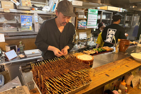 【福岡・博多の名物・かわ焼を友にひとり飲み】焼酎がぐんぐん進む！絶品・福岡流串焼きの数々