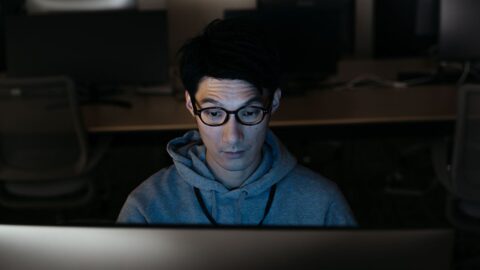 サイバー攻撃の”アラート多すぎ”でセキュリティ担当が燃えつき症候群に…異常の｢誤検知｣が最大のストレス､どう対応？ | ビジネス | 東洋経済オンライン