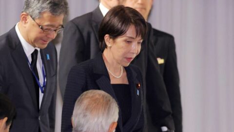 ある意味で歴史の転換点？ 高市首相｢お別れの会｣30分退出と武器輸出解禁が象徴する｢日本の国防｣不可逆の2日間 | 政治・経済・投資 | 東洋経済オンライン