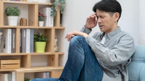 目に火の付いた棒を突っ込まれたような…三大激痛の1つ｢群発頭痛｣　市販薬が効かない痛みの機序と治療法を医師が解説 | ライフ | 東洋経済オンライン