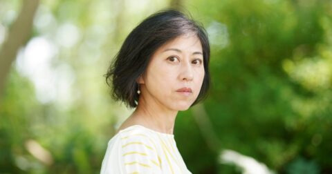 隠しカメラが捉えた戦慄の瞬間…夫が事故死した63歳女性の自由を奪い、遺産も狙う「ヤバ過ぎる手口」とは – オオカミ少年片岡の「あなたの隣に詐欺師がいます。」