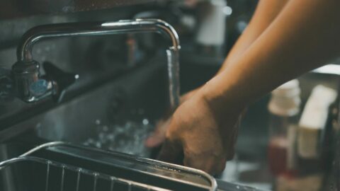 就職氷河期世代は子どもも貧困？｢実家に頼れない若者｣が追い込まれる”貧困連鎖”の深刻さ | キャリア・教育 | 東洋経済オンライン
