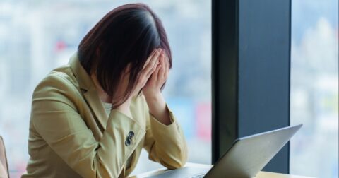 「嫌なことを引きずりすぎる人」が無意識にやってしまっていること・ベスト1 – 人生は気づかぬうちにすぎるから。「自分第一」で生きるための時間術