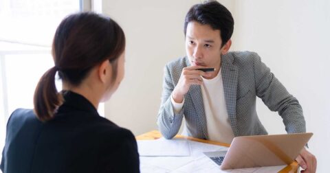 「そりゃ上司も潰れるわ…」絶対にやってはいけない“制限時間なし”の悲劇 – 伝え方ひとつで部下が動き出す 上司の「コミュ力」大全