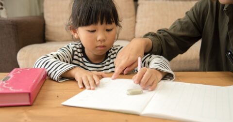 「いつも自己肯定感の高い子」の親がやっている小さな習慣・ベスト1 – 赤ペン先生のほめ方
