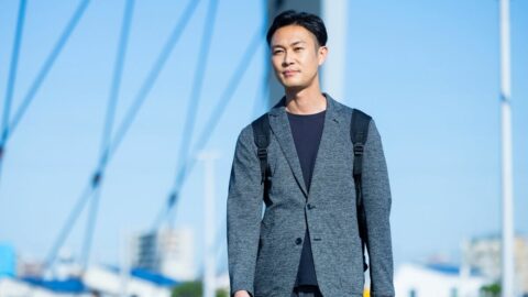 ユニクロ｢感動ジャケット｣を着てもなぜか”安っぽく見える”40代…高機能セットアップが抱える｢まさかの盲点｣ | ライフ | 東洋経済オンライン