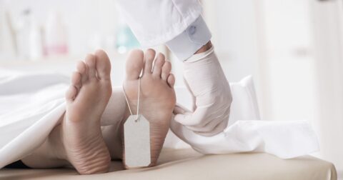 過労で突然死した人の「タイムカード」の共通点…ただ忙しいだけではありません。【法医学者が解説】 – ニュースな本