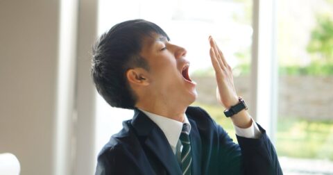 今すぐ会社を辞めてほしい社員の特徴・ベスト1 – リーダーの仮面