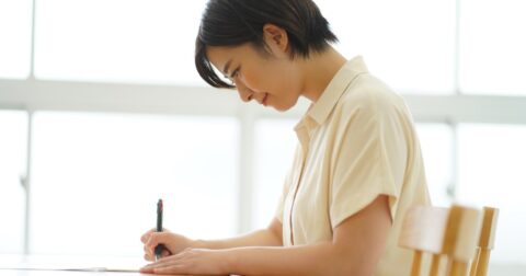 行動心理学修士に、なぜ「ジャーナリング」でストレスが解消するかを聞いてみたらすごかった。 – STOP OVERTHINKING