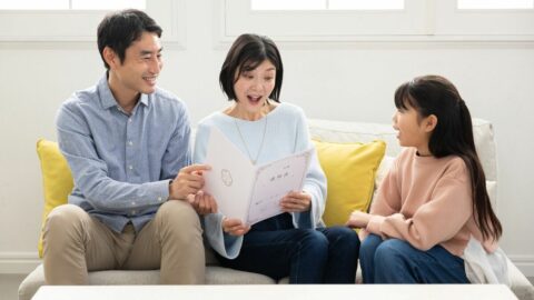 ｢褒める･叱らない･見守る｣をがんばる親ほど苦しくなる理由｢子育てSNSを真に受ける人｣が陥りがちな”3つの誤解” | キャリア・教育 | 東洋経済オンライン