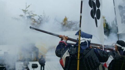 ｢天地に響き渡るほどの凄まじい銃撃戦｣大河ドラマ『豊臣兄弟!』快進撃の織田信長を支えた”新兵器”の正体 | キャリア・教育 | 東洋経済オンライン