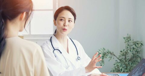 【脳の専門医が教える】なぜ「血圧が高め」で認知症リスクが高まるのか？「静かなる殺人者」の正体 – 脳の専門医が教える 100歳までボケない脳　「ミクログリア」が味方する６つの習慣術