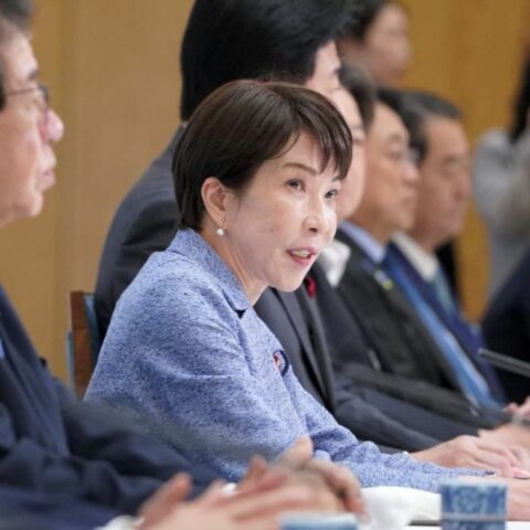長期金利は1997年以来の高水準に… 異例の”春補正”に踏み切ろうとする高市政権に忍び寄る｢高支持率の曲がり角｣ | 政治・経済・投資 | 東洋経済オンライン