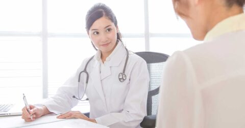 【脳の専門医が教える】なぜ「血圧高め」の放置が認知症の引き金に？ 4300万人中3100万人がハマる“無自覚の罠” – 脳の専門医が教える 100歳までボケない脳　「ミクログリア」が味方する６つの習慣術