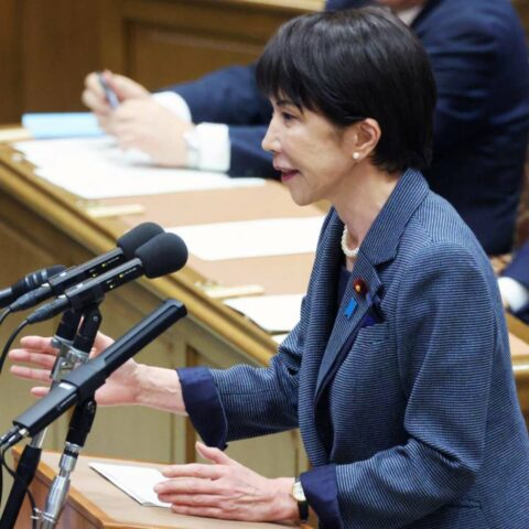 格好の”追及の場”はなぜ”シャンシャン討論”で終わったのか？ 今国会初の党首討論で高市首相が使い分けた｢2つの顔｣ | 政治・経済・投資 | 東洋経済オンライン