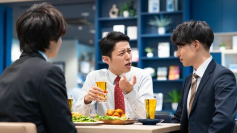 上司にまつわる”欠席裁判”黙って聞いているのはあまりに高リスク！会社員として最適な危機回避方法は？ | キャリア・教育 | 東洋経済オンライン