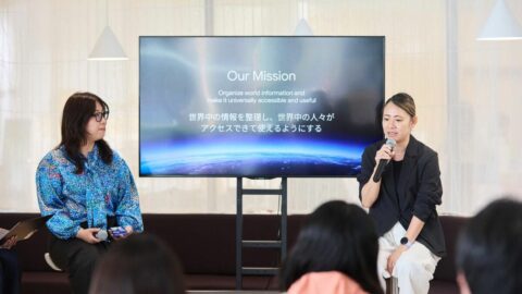 Google Pixel 10周年モデル｢Isai Blue｣､グーグルが”性能以外”で勝負した日本限定スマホの狙い | ビジネス | 東洋経済オンライン