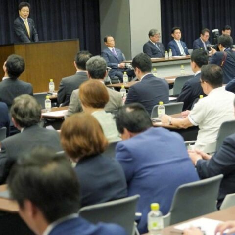 巨大すぎる”保険”に高市首相周辺も冷めた視線？ 自民党議員8割超が参加した月額300円｢国力研究会｣の皮肉な実態 | 政治・経済・投資 | 東洋経済オンライン