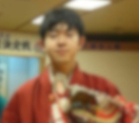 ｢偏差値95｣で京大首席合格のかるた名人が少年時代に抱えた”偏り”…短所が才能に変わった今､思い返される母の姿 | ライフ | 東洋経済オンライン