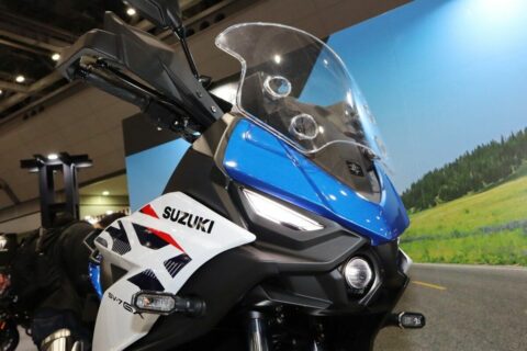 伝統の650cc･Vツインエンジン復活…冒険心を掻き立てるスズキの新型クロスオーバーバイク｢SV-7GX｣日本導入の可能性 | ライフ | 東洋経済オンライン
