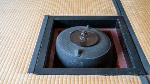 ｢平蜘蛛だけは命に代えても渡したくなかった｣”天下人”信長にも屈せず…松永久秀が命を懸けた茶器 | ライフ | 東洋経済オンライン