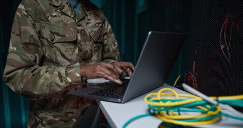 AIは国家間のパワーバランスをどう変えるのか？ 『半導体戦争』クリス・ミラーが答える – 半導体戦争