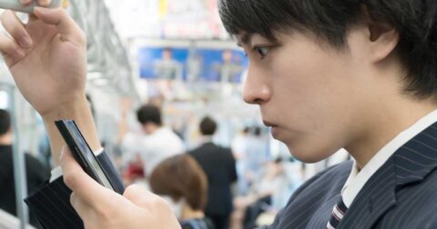 精神科医が実践！ うつ病を防ぐ「強制的なスマホ断ち」とは？ – 精神科医Tomyが教える　１秒で不安が吹き飛ぶ言葉