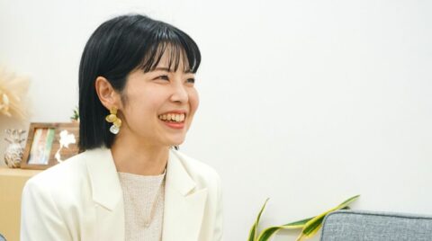 《キラキラ海外駐在妻》のはずが…アメリカで自殺した母 ｢私のせい｣と苦しんだ少女が選んだ”ふたり分の人生”のその先 | ライフ | 東洋経済オンライン