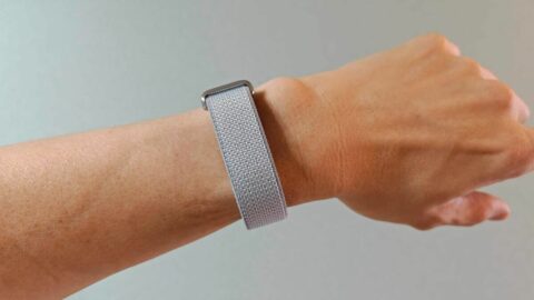 iPhoneでも使える画面のないスマートバンド｢Google Fitbit Air｣を試して｢これくらいがちょうどいい｣と感じた理由 | ビジネス | 東洋経済オンライン