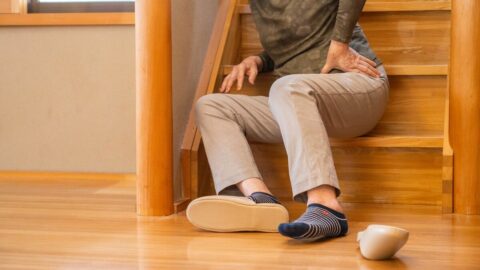 65〜75歳の10年間がカギを握る…｢寝たきり｣の入口となる《転倒を防ぐ》ために､高齢者が着目すべき”意外な指標” | ライフ | 東洋経済オンライン