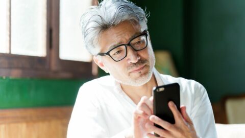 飲み会のLINEで”デキない人”認定される？　知らずに評価を落としてしまう人の｢残念なLINE｣ | ライフ | 東洋経済オンライン