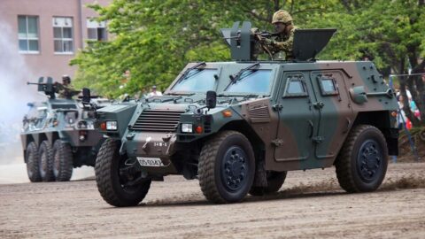 防衛費増額でも防衛省･自衛隊にはムダ金になってしまう理由､装甲車など装備調達でなぜ失敗と隠蔽を繰り返すのか | 政治・経済・投資 | 東洋経済オンライン