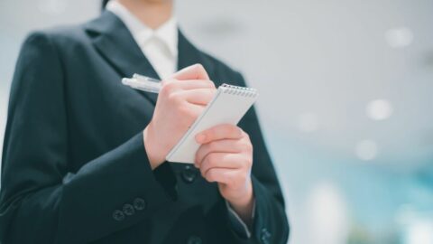 若手｢メモを取ったら社長にイラつかれた｣一生懸命メモを取るビジネスマンが三流で終わる納得の理由 | キャリア・教育 | 東洋経済オンライン