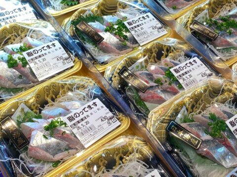 ｢借金4億･倒産寸前｣特売もチラシもやめた…マイク1本から｢16期連続増収｣を果たした”寅さん”スーパーの奇跡 | ビジネス | 東洋経済オンライン