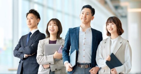 三流のリーダーは「部下を叱る」。二流は「甘やかす」。では、一流は？ – 3000件の職場の悩みを解決したプロが教える リーダーのふるまい大全