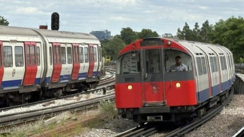 日本よりも過酷なイギリスの鉄道｢酷暑事情｣　まだ｢冷房なし｣の地下鉄は灼熱地獄､線路ゆがみダイヤ混乱 | ビジネス | 東洋経済オンライン