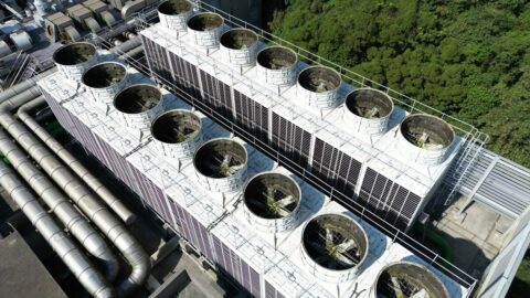 住宅地そばの巨大データセンター建設は｢新しい公害｣か？ 都市部で相次ぐ”摩擦”､浮かぶ情報開示と法整備の課題 | ライフ | 東洋経済オンライン