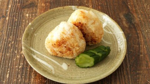 ｢冷やご飯｣で作るのは実はNG！ 焼く途中で無惨に崩れない｢極上の焼きおにぎり｣を作る超カンタン合理的アプローチ | ライフ | 東洋経済オンライン