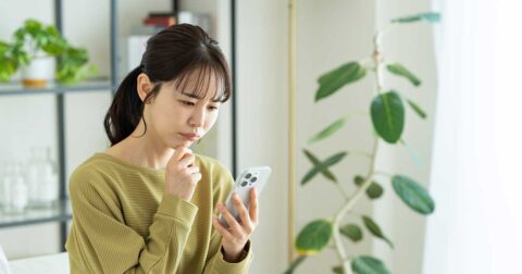 【精神科医が教える】なぜ「夫からの連絡」に怯えてしまう？ 不安な心をスッと軽くする驚きの対処法 – 精神科医Tomyが教える　１秒で不安が吹き飛ぶ言葉