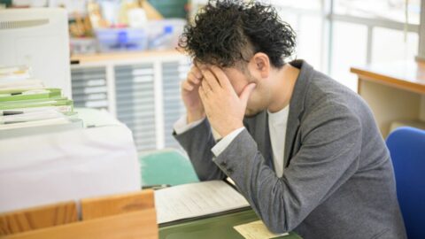 ｢あの子だけ特別扱いしている｣”良い先生ほど消耗する”コンプライアンス時代の先にあるのは教育現場の絶望 | キャリア・教育 | 東洋経済オンライン