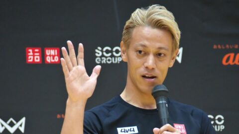｢しつこめに｣｢便器が高い｣…NHKらしからぬ｢本田圭佑｣オランダ戦の”居酒屋解説”はなぜ批判されなかったのか | ライフ | 東洋経済オンライン