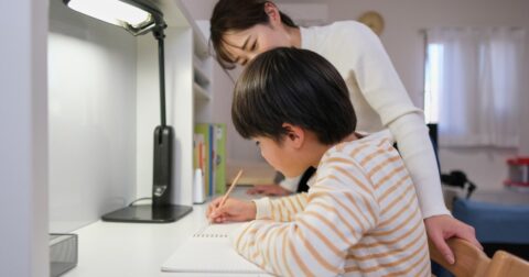 「子どもの意欲」を奪う、親がやりがちな“NGなほめ方”とは？ – 定番読書
