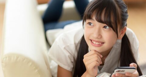 スマホばかり見て勉強しない子どもが「一発で机に向かう」方法 – 脱スマホ術
